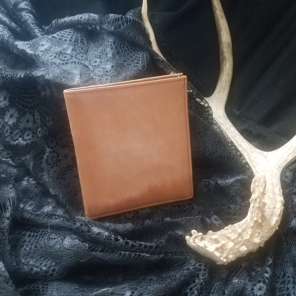 Men's Bi-fold genuine leather wallet- Brand new